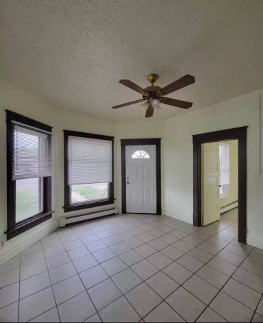 Main picture of 1110 7th Ave
