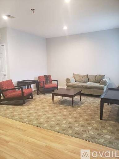 Main picture of 45026 University Dr