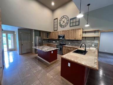 Main picture of 6903 Robe Menzel Rd