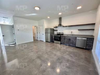 Main picture of 301 Parker St