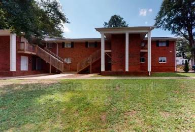 Main picture of 88 W Park Dr