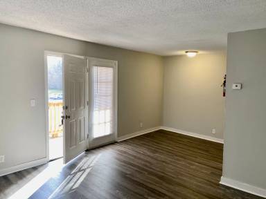 Main picture of 502 Woodcreek Dr
