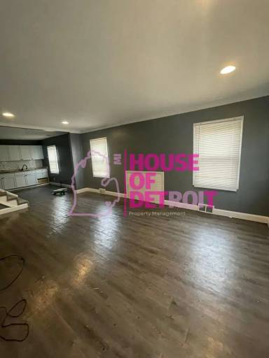 Main picture of 15375 Sussex St