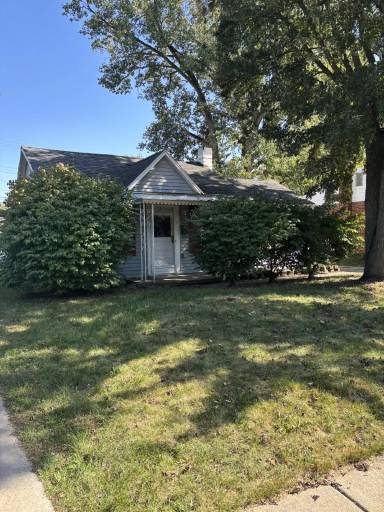 Main picture of 5235 Fletcher St