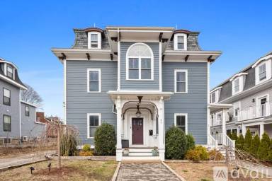 Main picture of 63 Perrin St