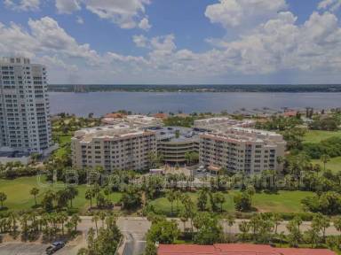 Main picture of Oceans Cloverleaf Condominiums