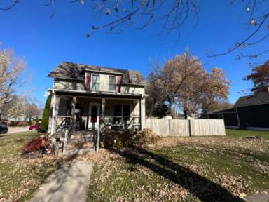 Main picture of 1141 Water St