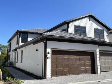 Main picture of 5703 N Honore Ave