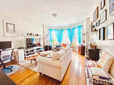 Main picture of 1477 Beacon St