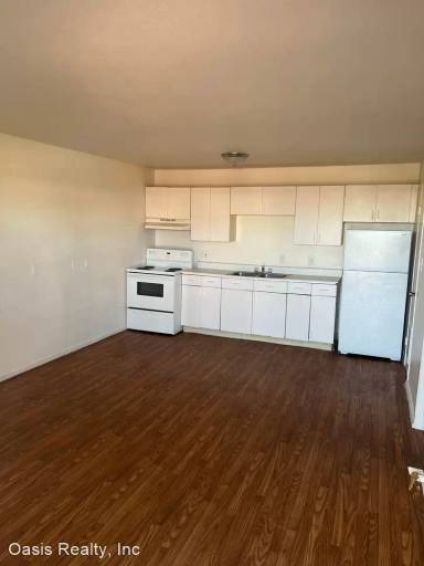 Main picture of 3720 Royal Crest St