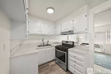 Main picture of La Rue Apartments