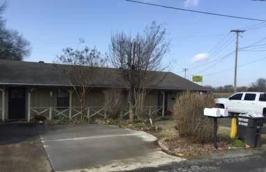 Main picture of 2 Fern Ln