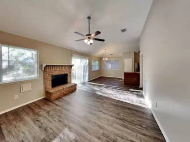 Main picture of 4927 Vancouver Blvd