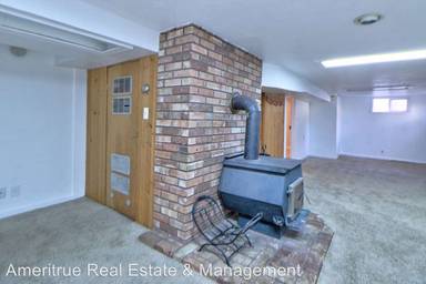 Main picture of 106 N 200 W
