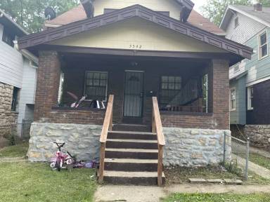 Main picture of 5538 Olive St