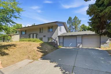 Main picture of 10921-10923 E 16th Ave Apartments