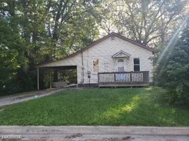 Main picture of 307 Lampert St