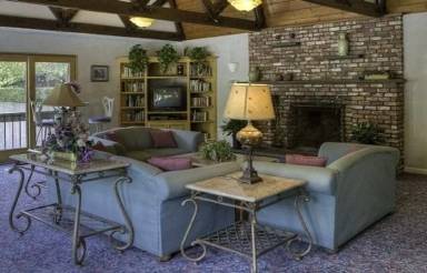 Main picture of 1020 Southern Artery