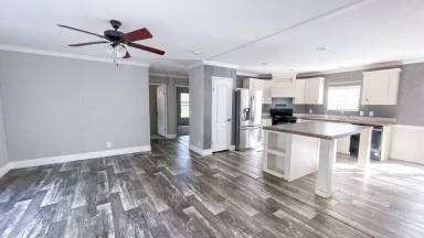 Main picture of 545 Lee Road 275