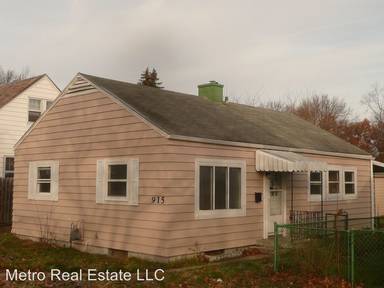 Main picture of 915 Milton St