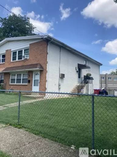Main picture of 631 Point St
