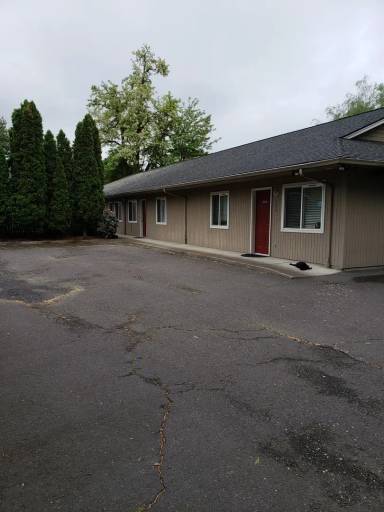 Main picture of 626 E 9th St