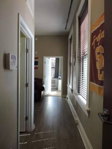 Main picture of 1342 Walnut St