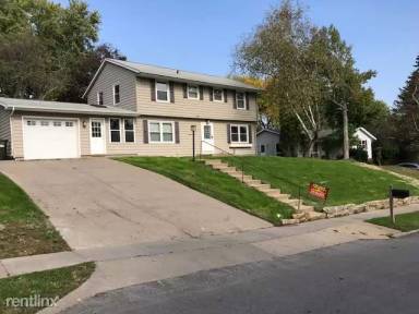 Main picture of 610 Greenwood Dr