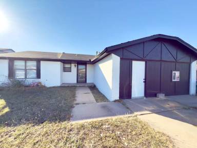 Main picture of 8613 S Independence Ave