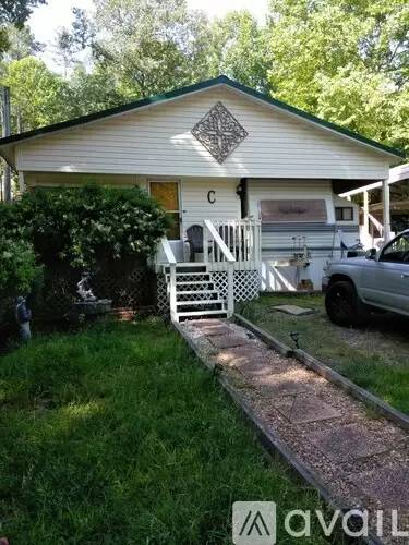 Main picture of 92 1st St