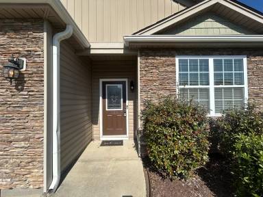 Main picture of 211 Addlestone Cir