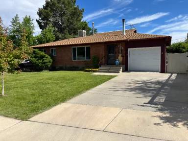Main picture of 221 Mesa Ave