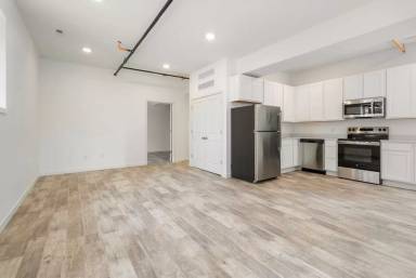 Main picture of 402 Main St
