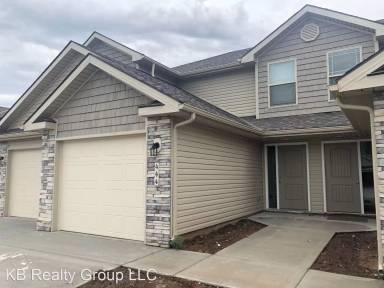 Main picture of Traditions Townhomes Apartments