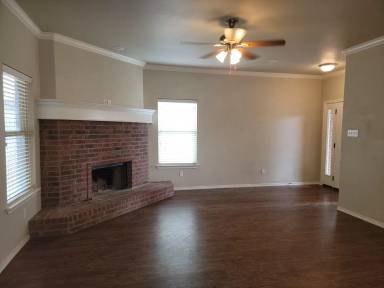 Main picture of 9808 Weatherford Ave