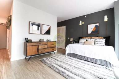 Main picture of 1328 S Michigan Ave