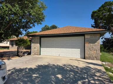 Main picture of 123 Sam Houston Dr