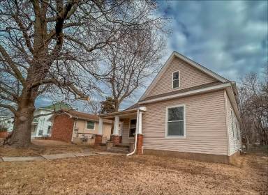 Main picture of 1220 N Grant Ave