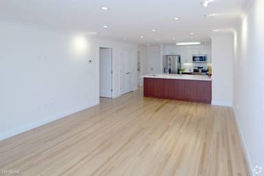 Main picture of 1485 Beacon St