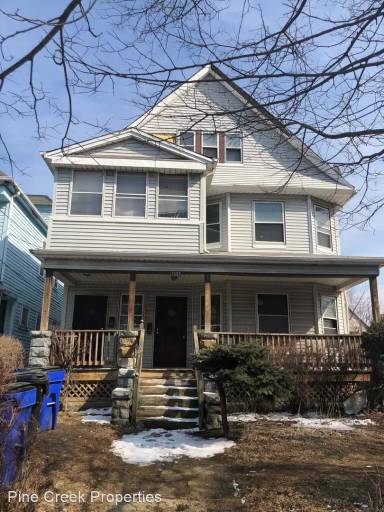 Main picture of 1333 E 82nd St