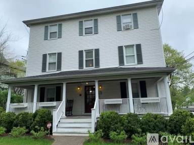 Main picture of 21 Oak Ridge St