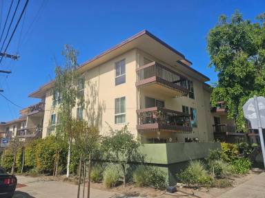 Main picture of 555 Jean St