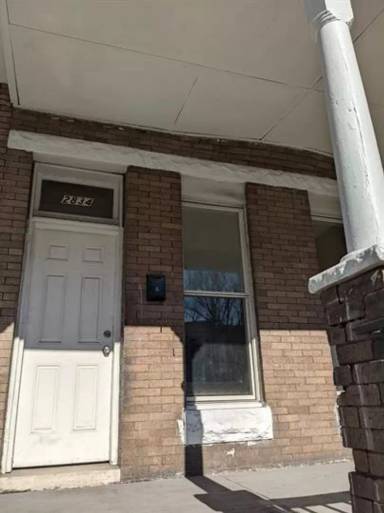 Main picture of 2834 W 1