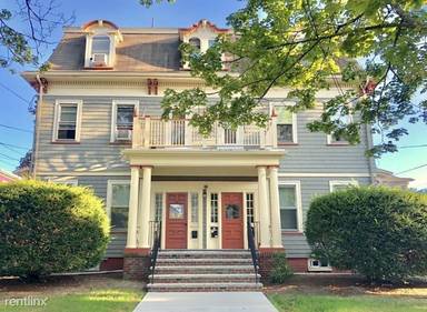 Main picture of 28 Chestnut St