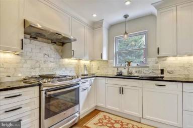 Main picture of 7407 Wildwood Dr