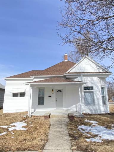 Main picture of 401 W Lowell Ave