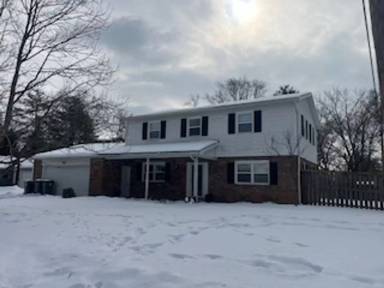 Main picture of 2212 E Queens Way