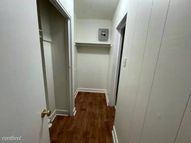 Main picture of 1521 Vine St