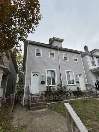 Main picture of 964 Oakwood Ave