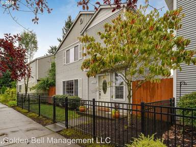 Main picture of 11914 SE Market St